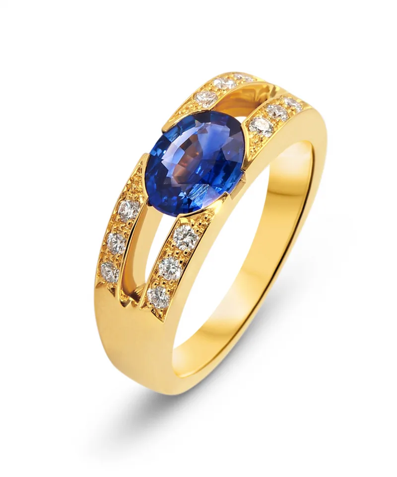 Bague Femme Saphir Ovale 8x6mm et Diamants Or Jaune 750 - Taille 54